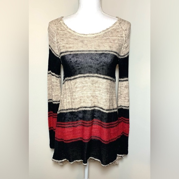 Free People Black and Cream Crew Neck Tunic Sweater High Low Hem Women XS - Picture 1 of 6